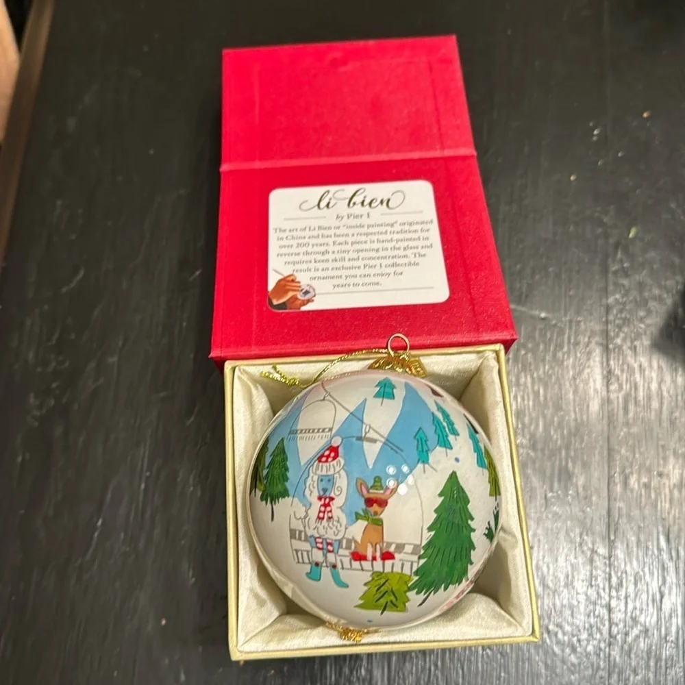 Li bien animals on the slopes ornament